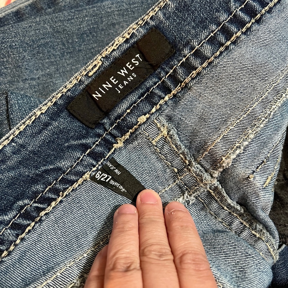 Ninewest Classic Women's Straight Leg Blue Jeans W/ Rhinestone Bling Back Pocket - Picture 3 of 6
